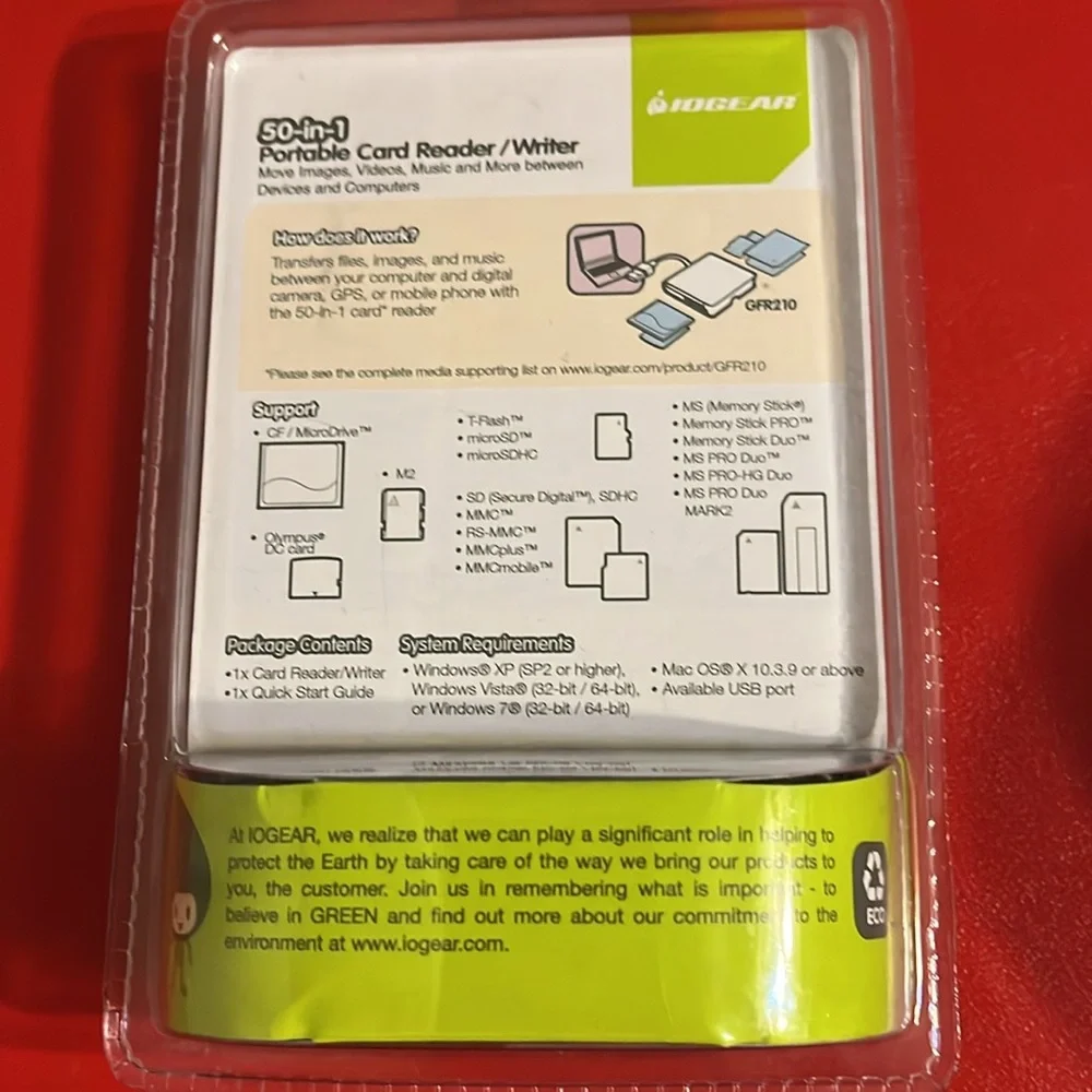 Iogear GFR210 50-in-1 Flash USB 2.0 Card Reader/Writer